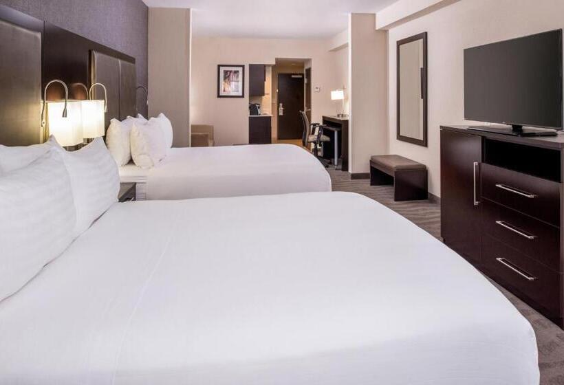身障者適用スイートルーム, Holiday Inn Express & Suites Monroe, An Ihg