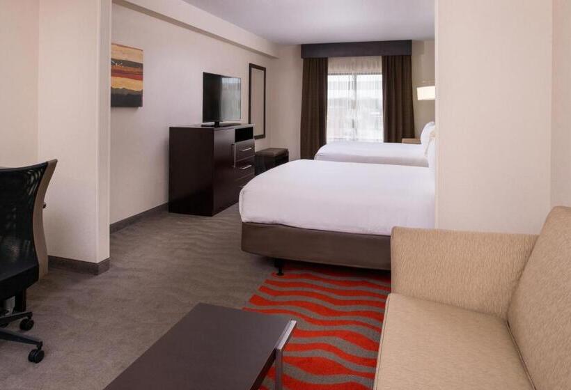 身障者適用スイートルーム, Holiday Inn Express & Suites Monroe, An Ihg