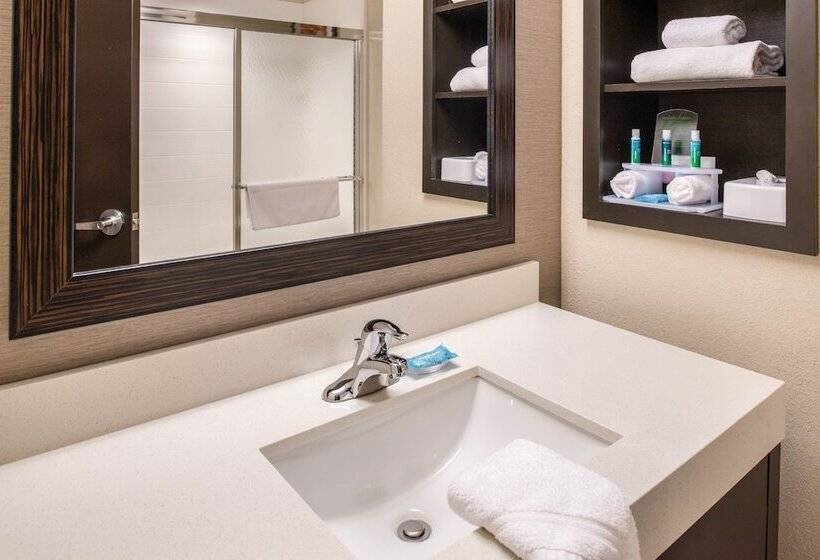 장애인을 위한 스위트, Holiday Inn Express & Suites Monroe, An Ihg