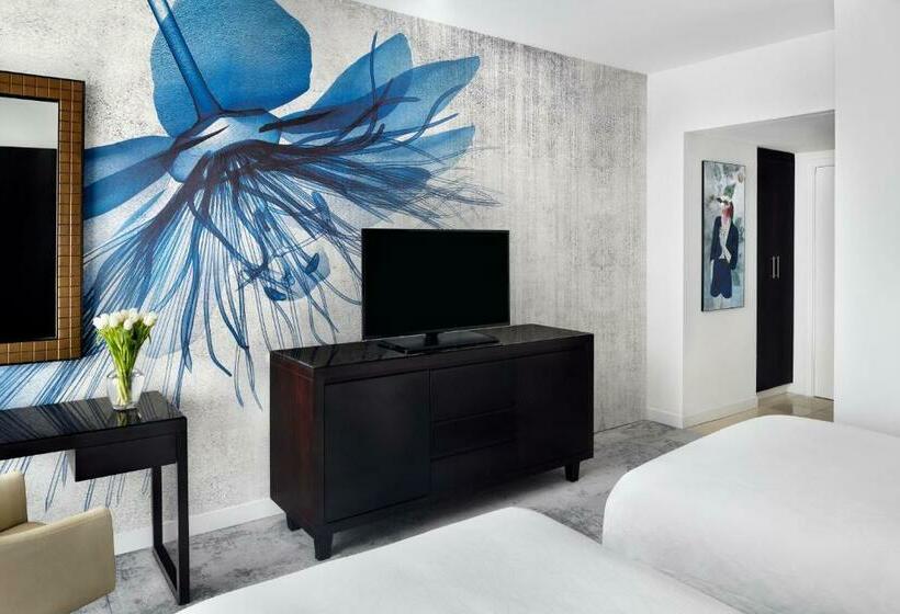 Номер Superior, Mövenpick Hotel Jumeirah Lakes Towers Dubai