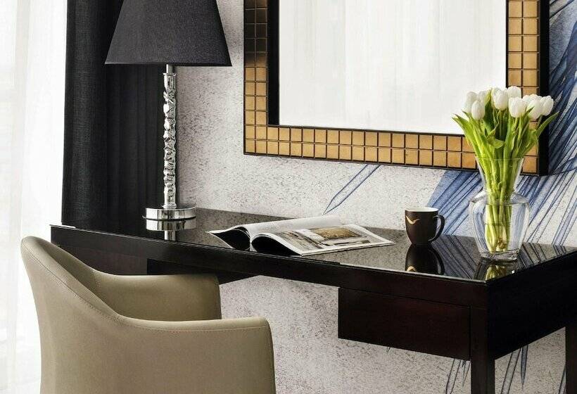 Люкс Премиум, Mövenpick Hotel Jumeirah Lakes Towers Dubai