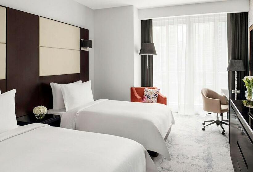 Номер Superior, Mövenpick Hotel Jumeirah Lakes Towers Dubai