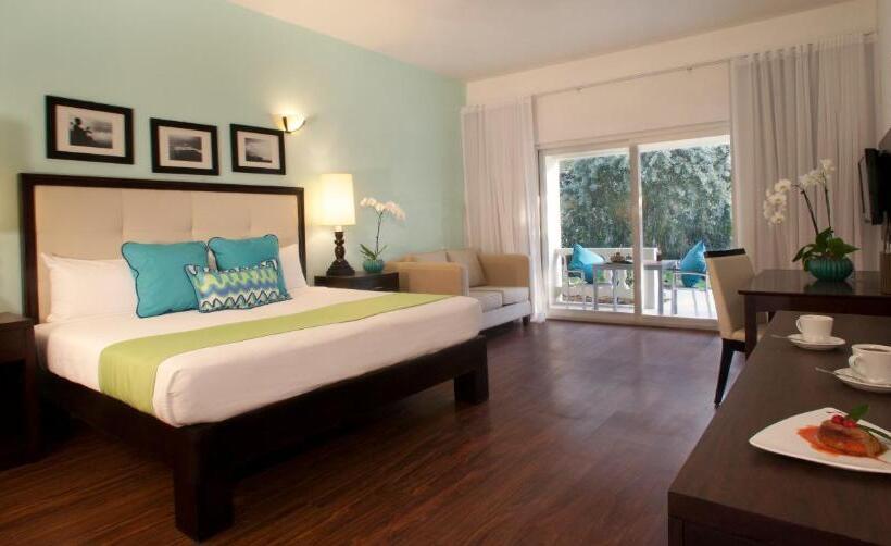 اتاق لوکس با چشم‌انداز دریا, Sandy Haven Resort