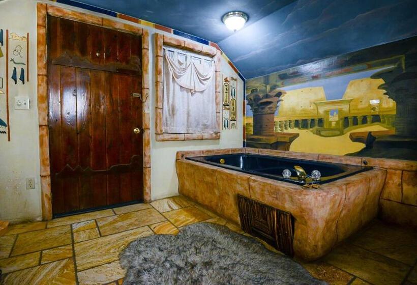 标准间, Castle Wood Theme Cottages  Couples Only