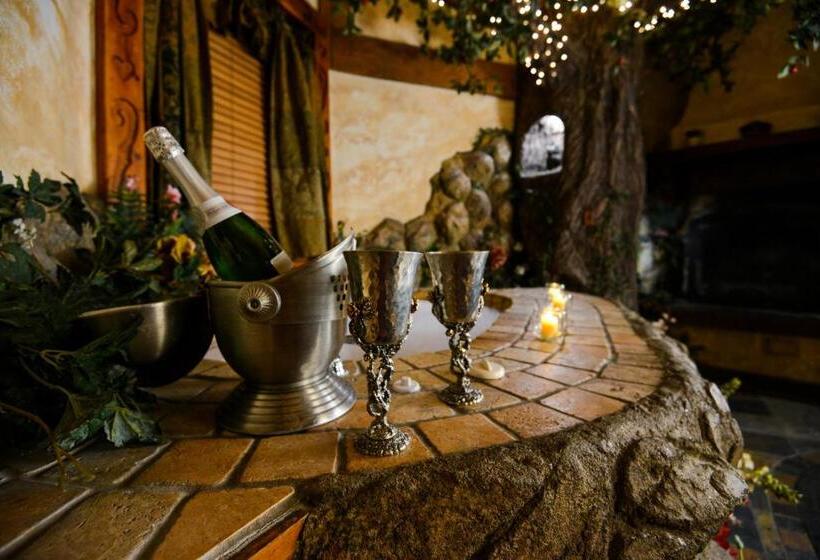 1间卧室的房子, Castle Wood Theme Cottages  Couples Only