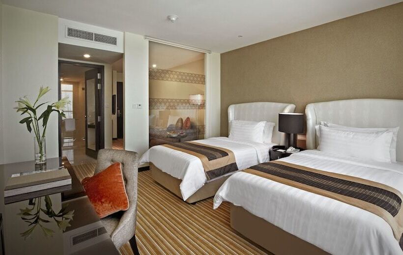 سوییت جونیور, Hatten Hotel Melaka
