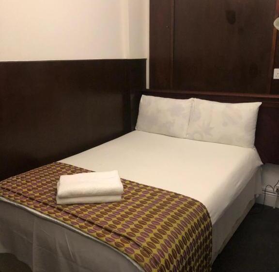 Номер Стандарт, Plaza London