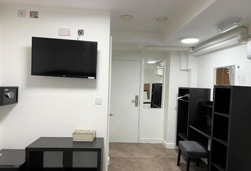 Четырехместный Номер Стандарт, Plaza London