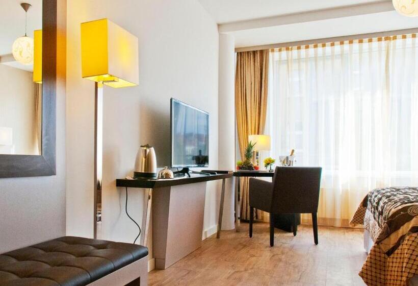 اتاق کلاس بیزنس, Vier Jahreszeiten Berlin City