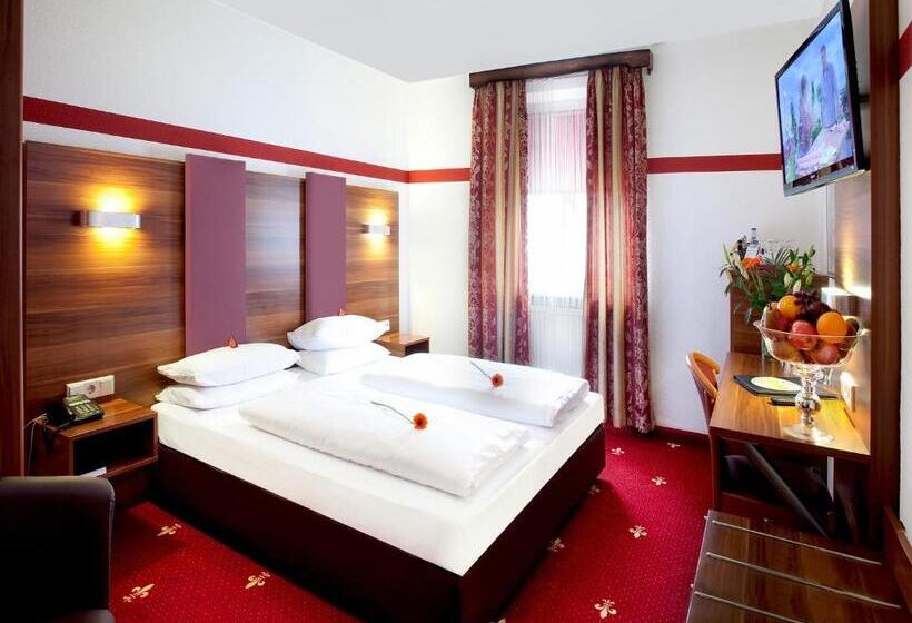 Номер Стандарт, Tiptop Hotel Burgschmiet Garni