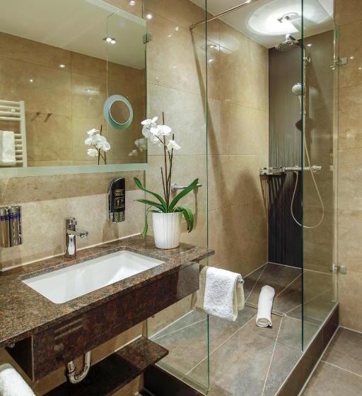 Четырехместный Номер Стандарт, Tiptop Hotel Burgschmiet Garni