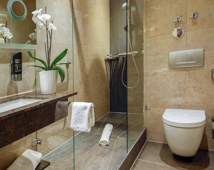 Четырехместный Номер Стандарт, Tiptop Hotel Burgschmiet Garni