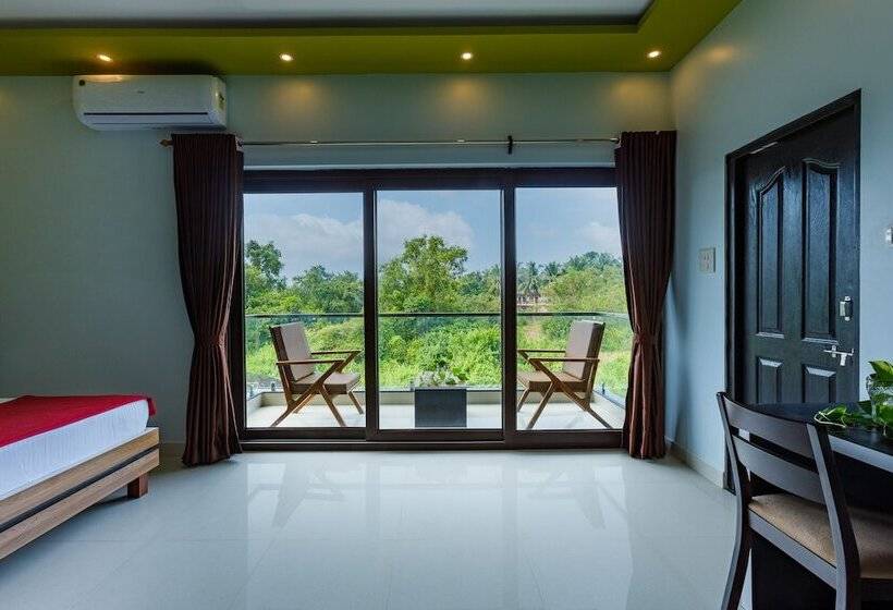 家庭间, Om Shanti Residence