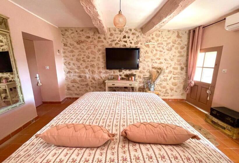 Номер Стандарт Вид на Бассейн, La Bergerie Barbebelle