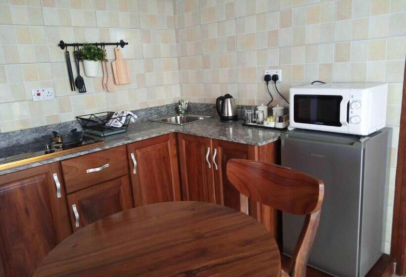 اتاق لوکس خانوادگی, Home Bliss Hotel  Fort Portal Uganda