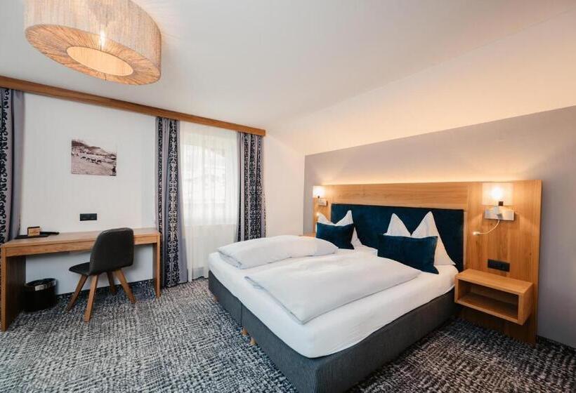 Quarto Estandar com Sacada, Gasthof Schützenhof