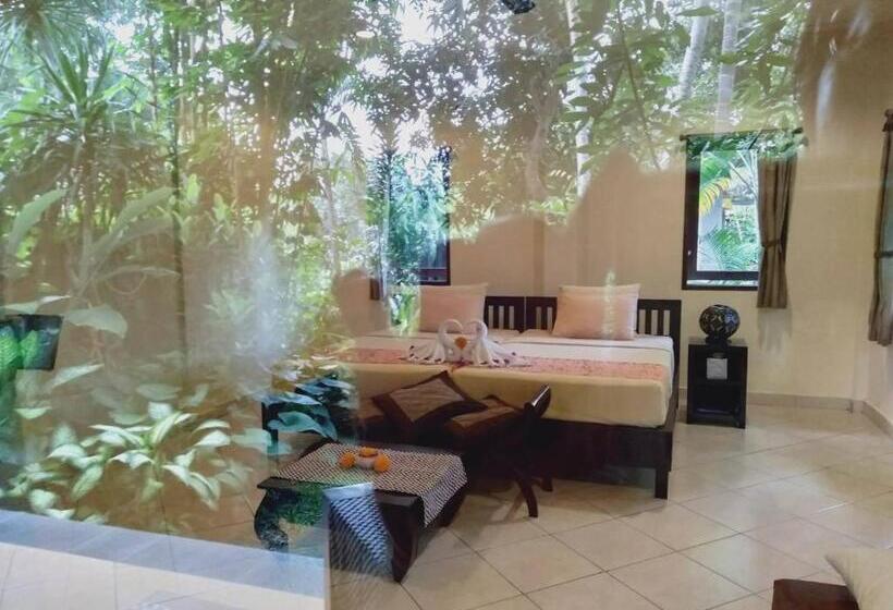 Номер Superior Вид на Сад, Prasanti Bed & Breakfast