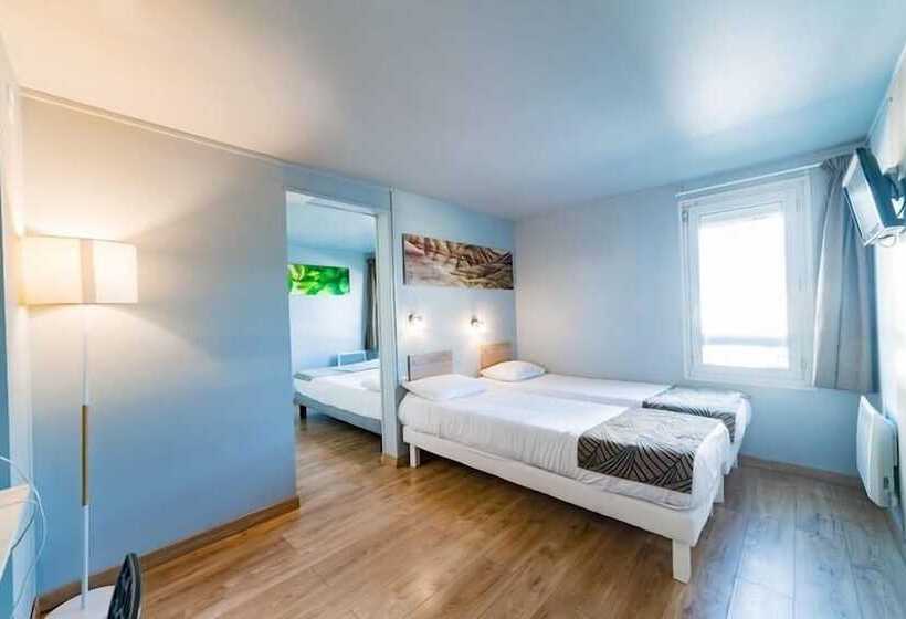 Четырехместный Номер Стандарт, Brit Hotel Macon Nord Autoroute Du Soleil