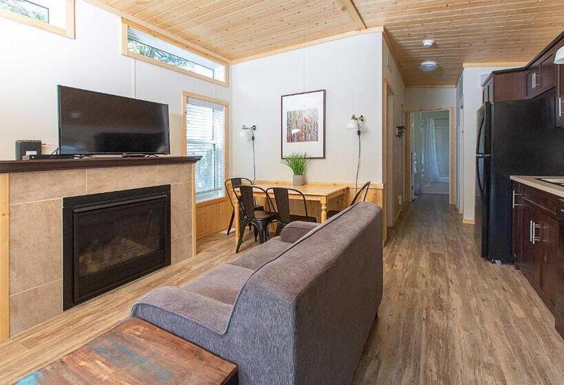 Шале 1 Спальня, Fairmont Hot Springs Resort