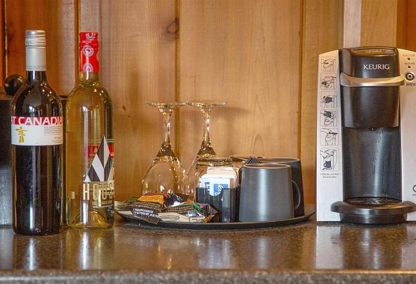 Номер Стандарт Вид на Сад, Fairmont Hot Springs Resort
