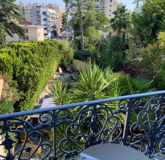سوئیت با بالکن, Alexandra   Boutique
