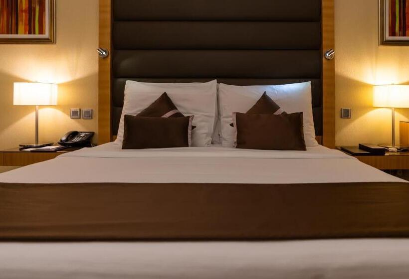 Семейный Номер, Copthorne Hotel Sharjah