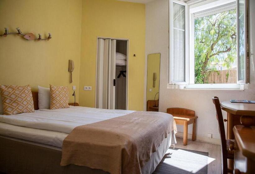 Номер Стандарт, Hôtel Du Soleil