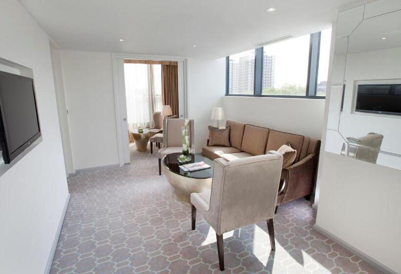 Студия Стандарт, Dorsett Shepherds Bush London