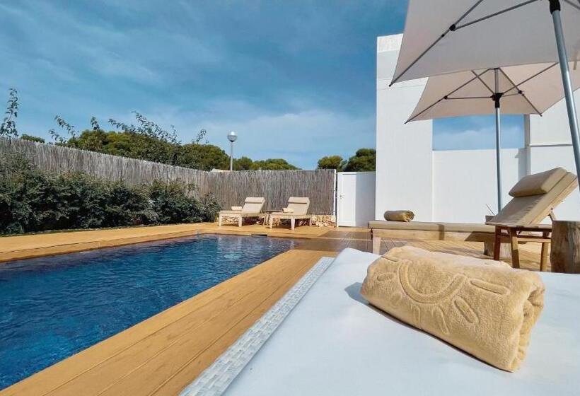 Вилла 3 Спальни, Lago Resort Menorca  Villas & Bungalows Del Lago
