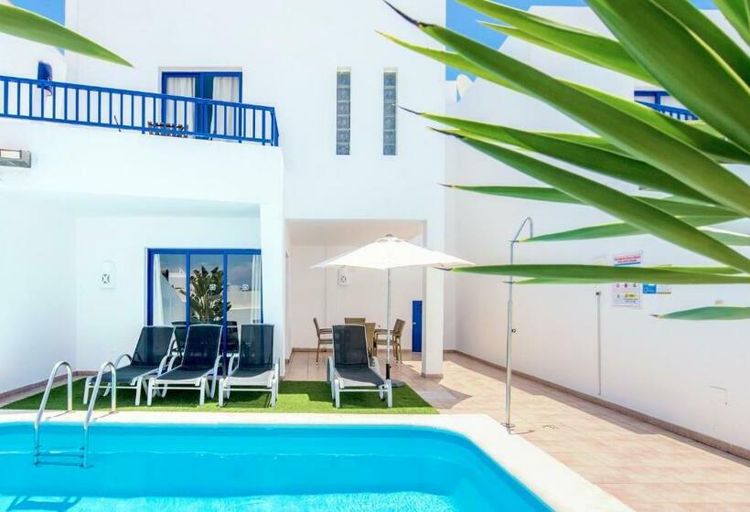 Вилла 3 Спальни с Бассейном, Villas Puerto Rubicon