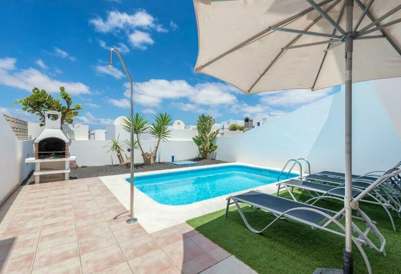 Вилла 3 Спальни с Бассейном, Villas Puerto Rubicon