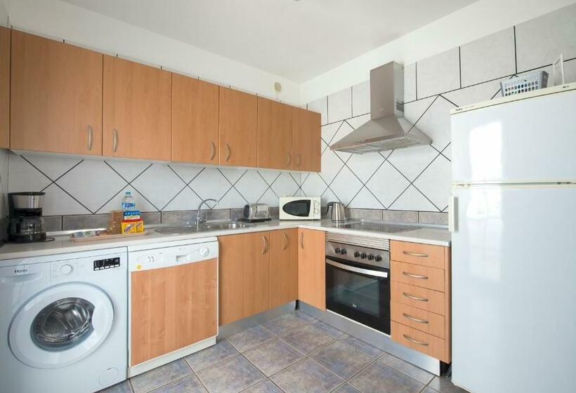 Вилла 3 Спальни с Бассейном, Villas Puerto Rubicon