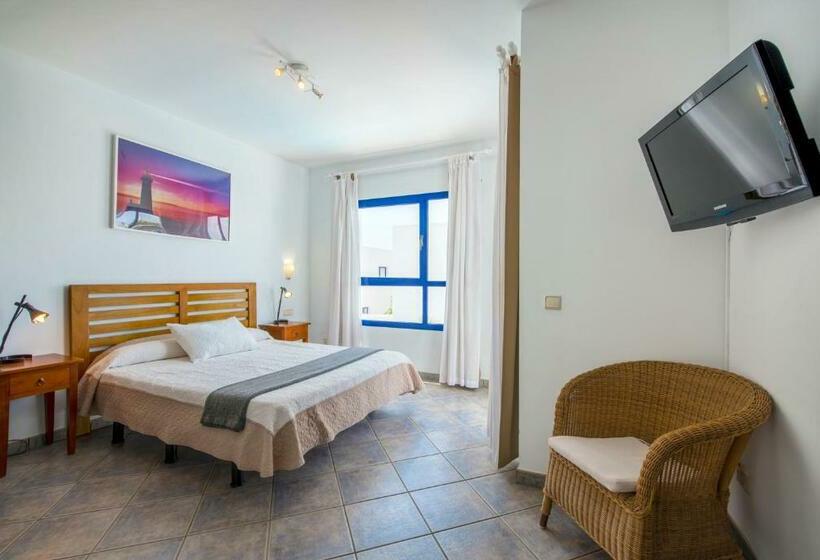 Вилла 3 Спальни с Бассейном, Villas Puerto Rubicon