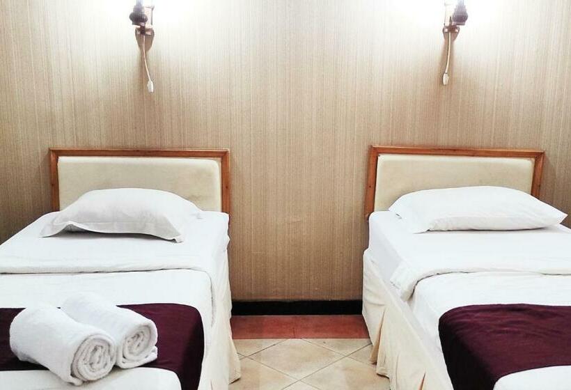 豪华房间, Salma Syariah Mitra Reddoorz Near Terminal Baru Kediri