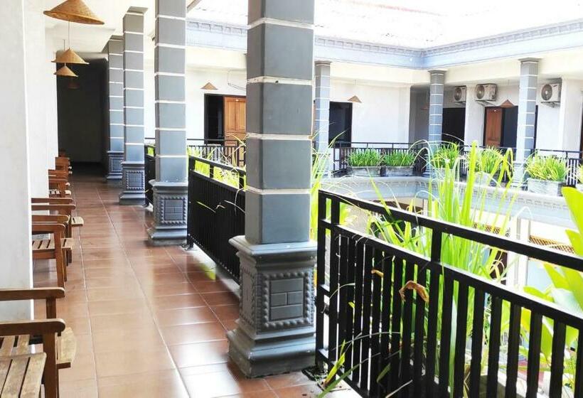 经济房, Salma Syariah Mitra Reddoorz Near Terminal Baru Kediri