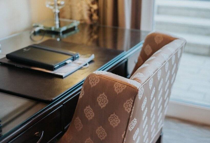 חדר דלוקס עם מרפסת, Waldorf Astoria Jerusalem
