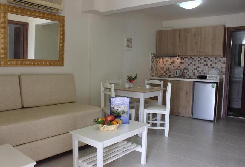Дом 2 Спальни, Kristi Apartments