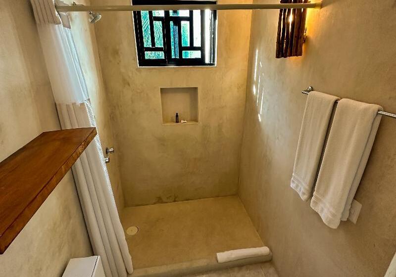 Quarto Estandar, Alito Tulum