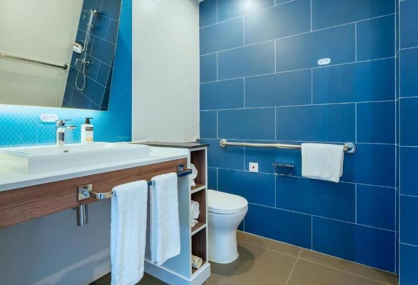 Номер Стандарт Кровать Кинг Адаптированный для Инвалидов, Holiday Inn Express Yangjiang City Center, An Ihg