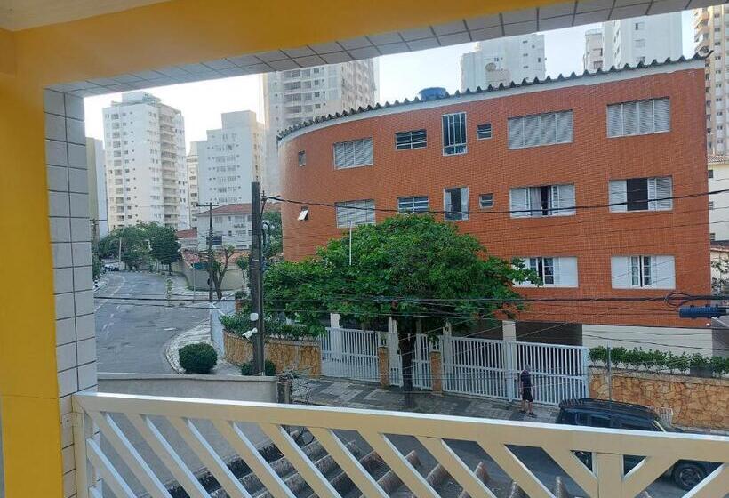 חדר משפחתי, Hospedaria
