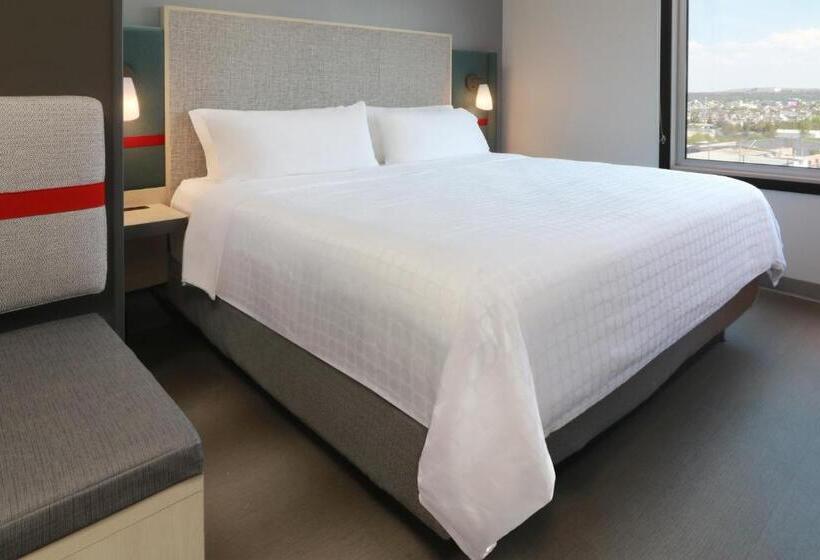 身障者適用キングサイズベッドルーム, Avid Hotels   Tijuana   Otay, An Ihg