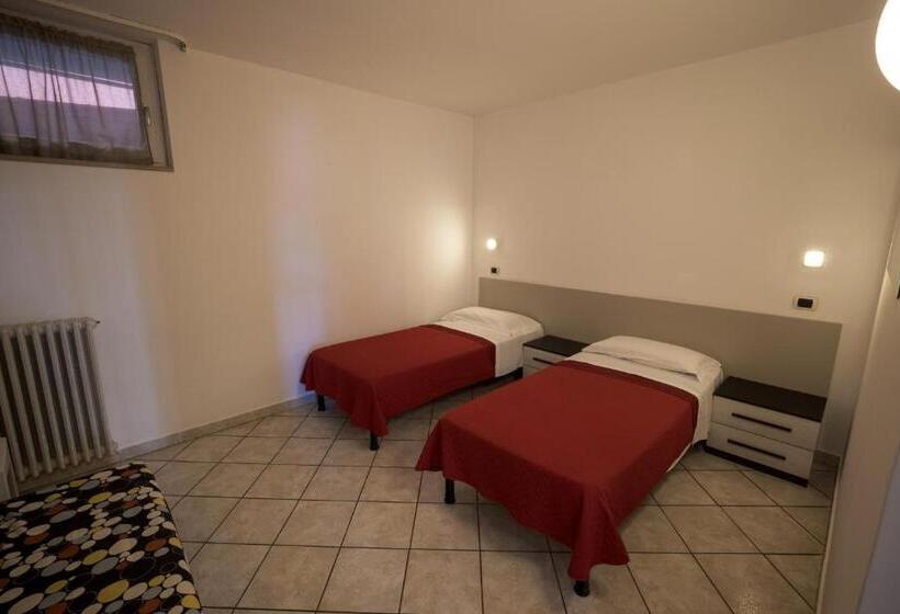 Apartamento 2 Dormitórios, La Madrugada