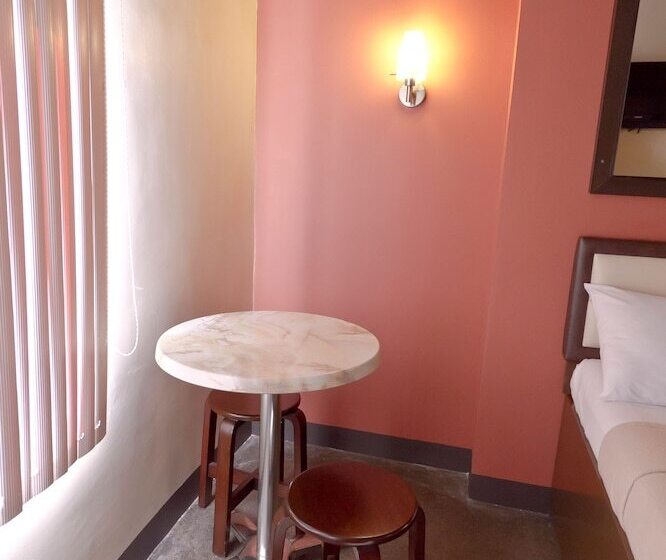 Номер Стандарт, Express Inn   Mactan