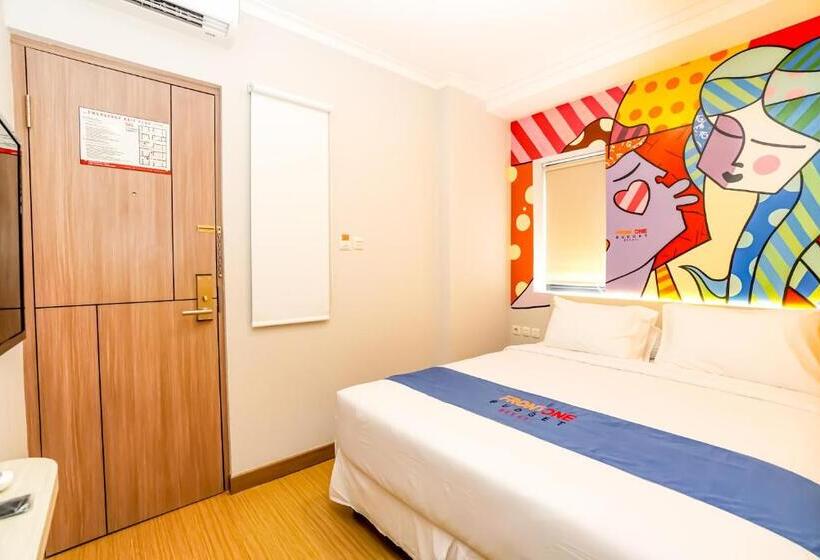 Номер Deluxe, Front One Budget Bekasi