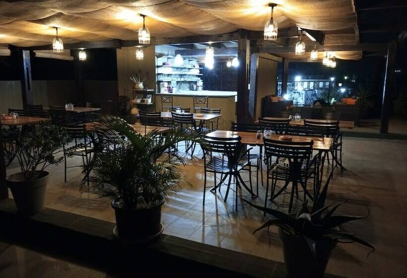 اتاق سوپریور, Fly Inn Madagascar Hotel   Navette Gratuite H24   à 300m De L Aéroport International Ivato Antananar