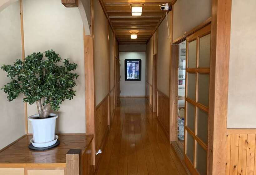 Семейный Номер, Guest House En