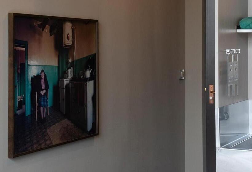 基本间, Piet Hein Eek
