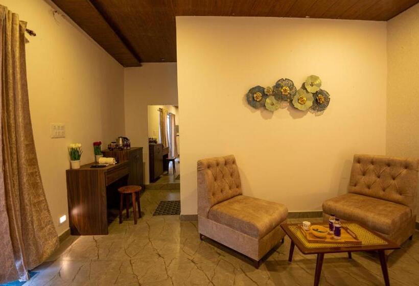 Номер Deluxe Кровать Кинг, Takshshila Park And Resorts