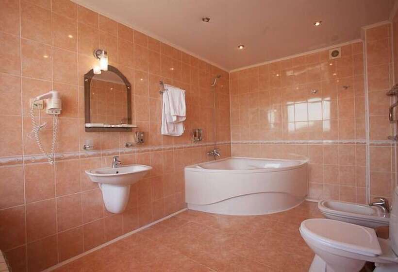 Апартаменты 1 Спальня, Amaks Hotel Azov