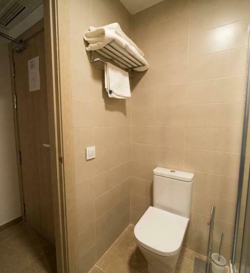 Номер Стандарт, Hostal Martínez